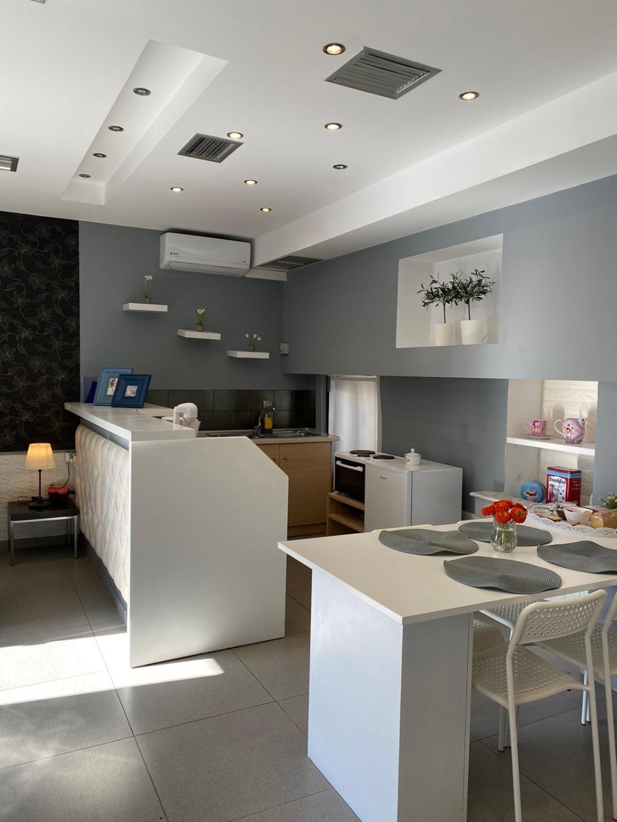 Apollonio Upper View Suites Corinth Exterior foto